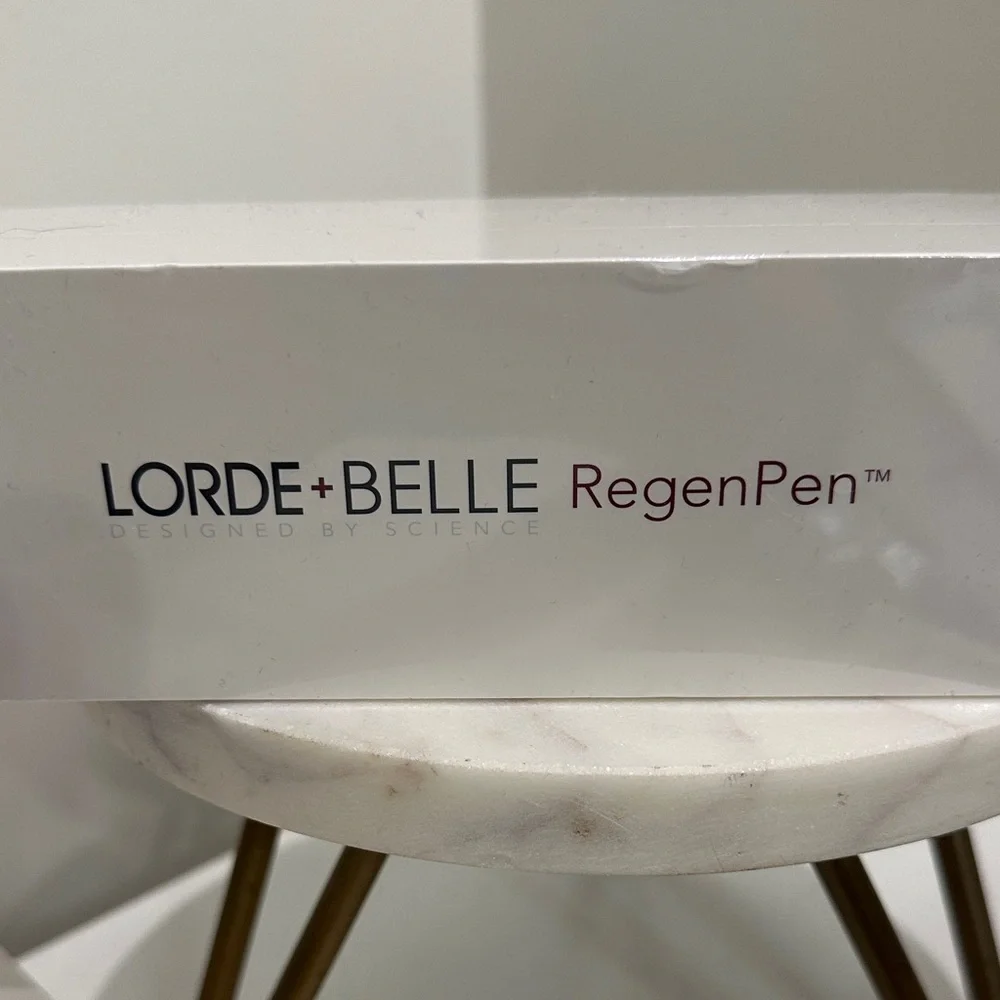 RegenPen Skincare Tool - White‎